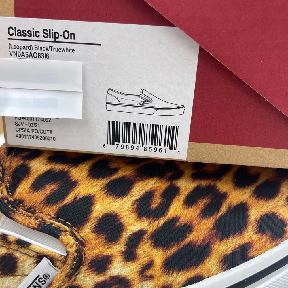 Vans WMNS Leopard Print Women's Slip-On Shoes Classic Slip-On (Leopard) Black/Tr - Picture 15 of 16